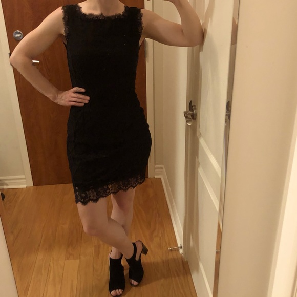 Little black dress - Picture 10 of 11